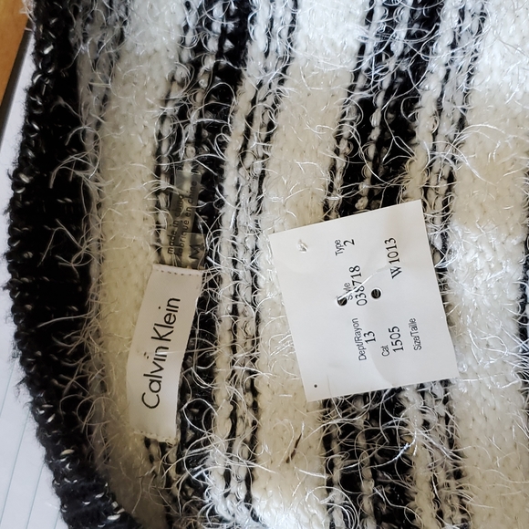 Calvin Klein Crop Sweater - Picture 5 of 10